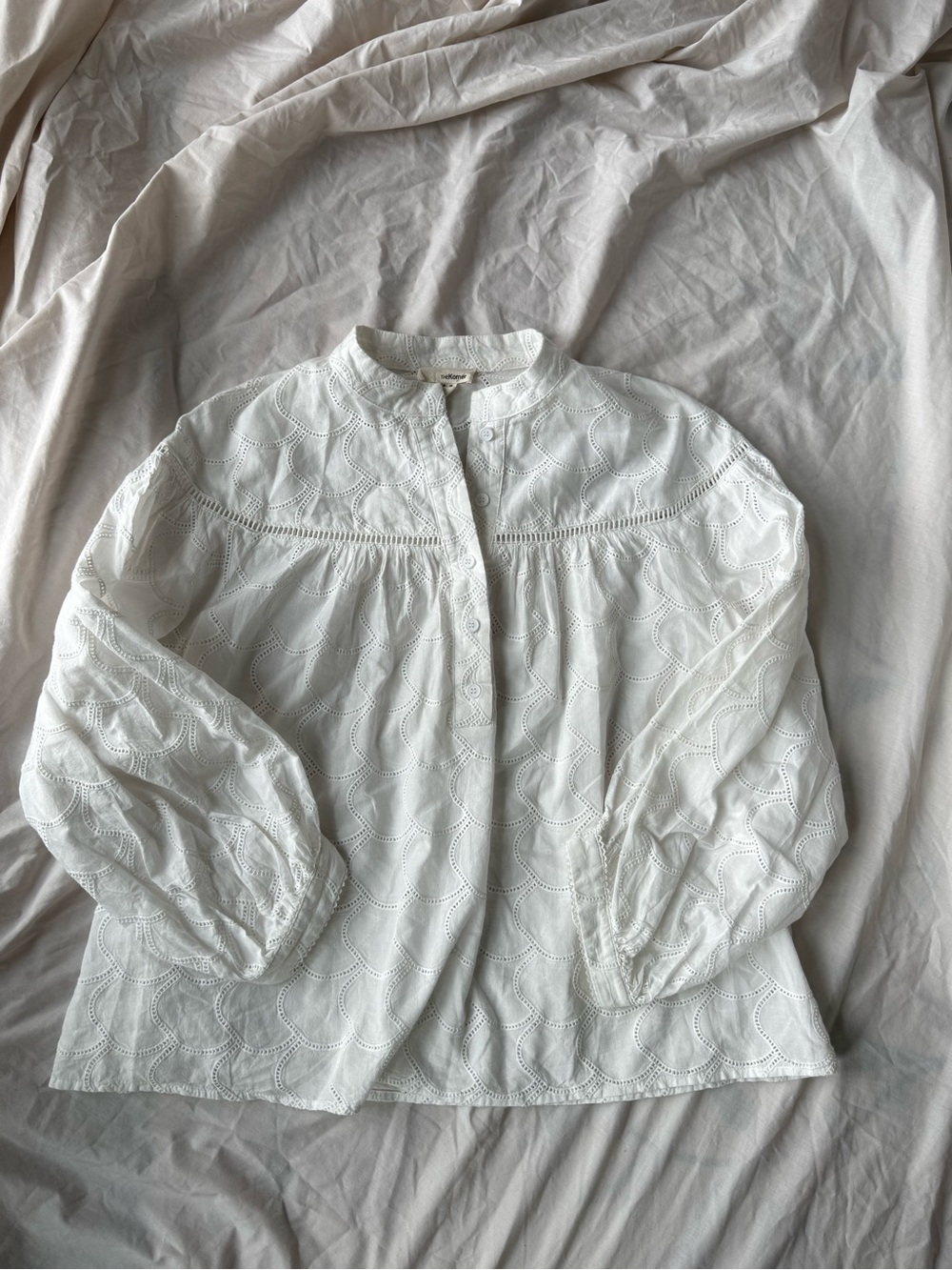 The Kormer Size Small Women's White Eyelet Button-Front Blouse